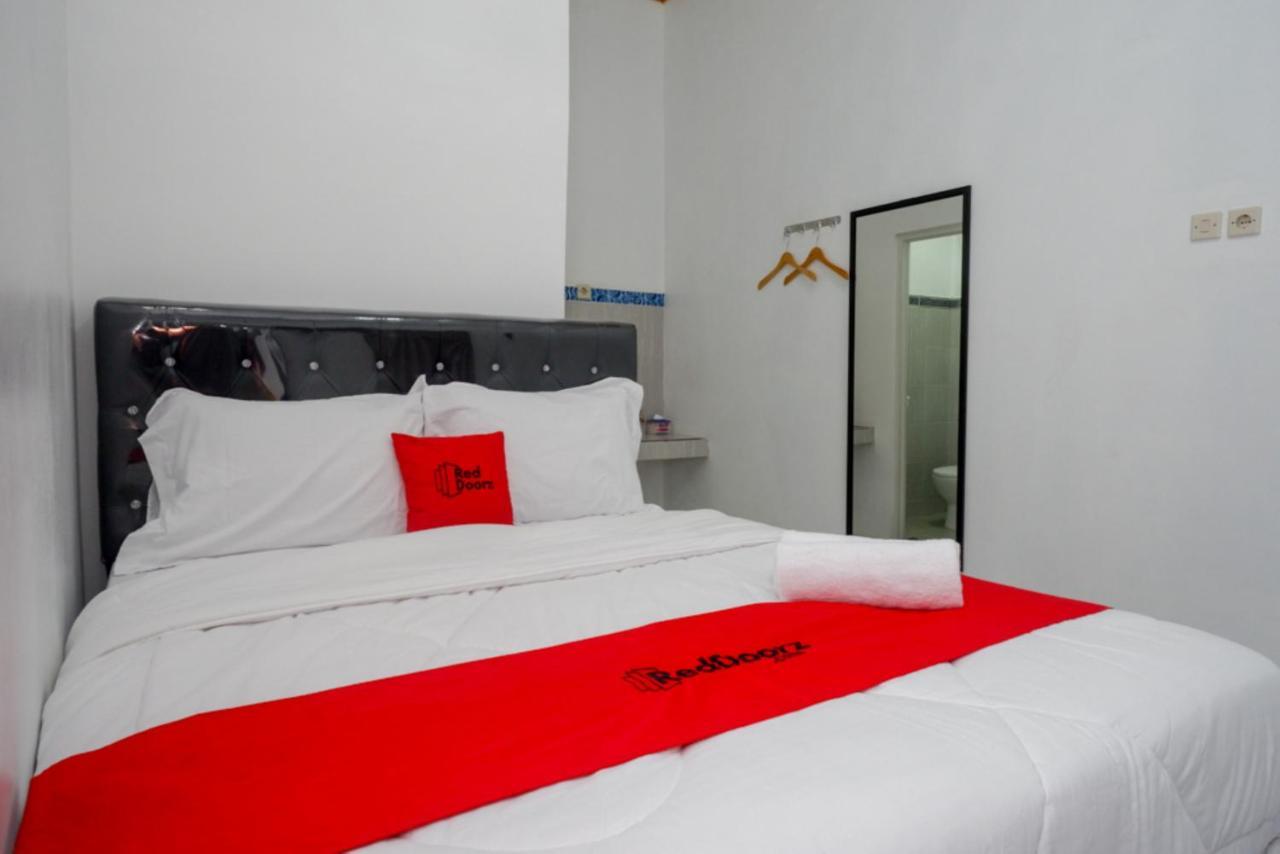 Reddoorz Near Universitas Semarang 2 Alastuwo エクステリア 写真